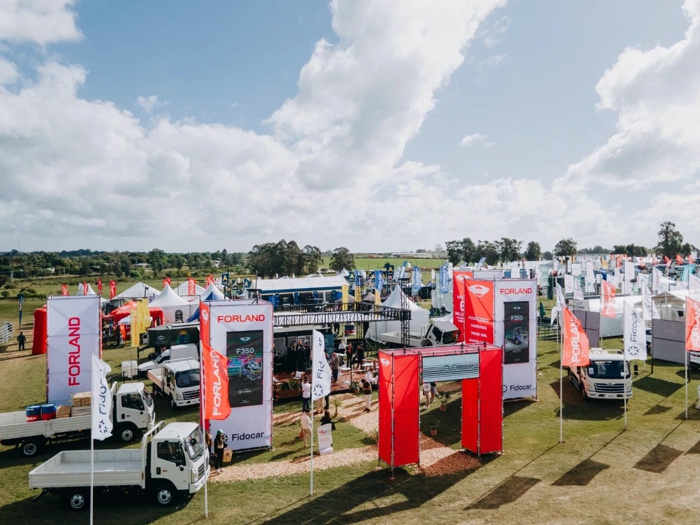 全球化戰(zhàn)略再落一子 時代汽車攜新品進軍烏拉圭.jpg