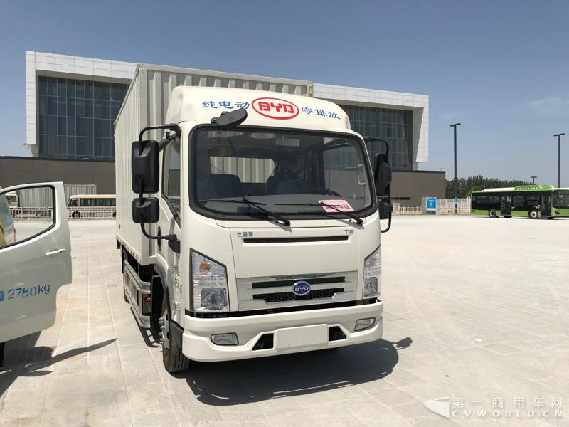 2018道路運(yùn)輸展探館第【22】張 比亞迪T5