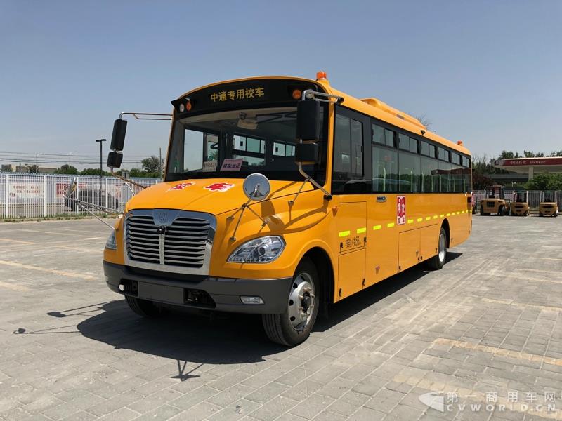 2018道路運(yùn)輸展探館第【77】張 中通專用校車