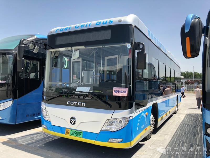 2018道路運(yùn)輸展探館第【28】張 福田歐輝高端公路客車