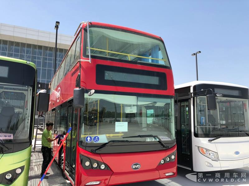 2018道路運(yùn)輸展探館第【20】張 比亞迪純電動(dòng)雙層巴士