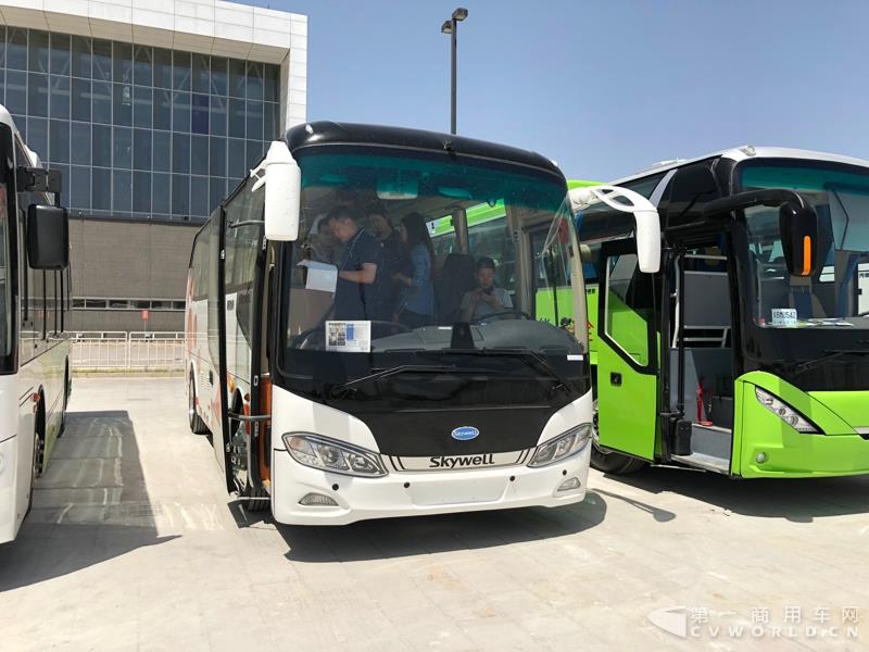 2018道路運(yùn)輸展探館第【39】張 南京金龍純電動(dòng)客車