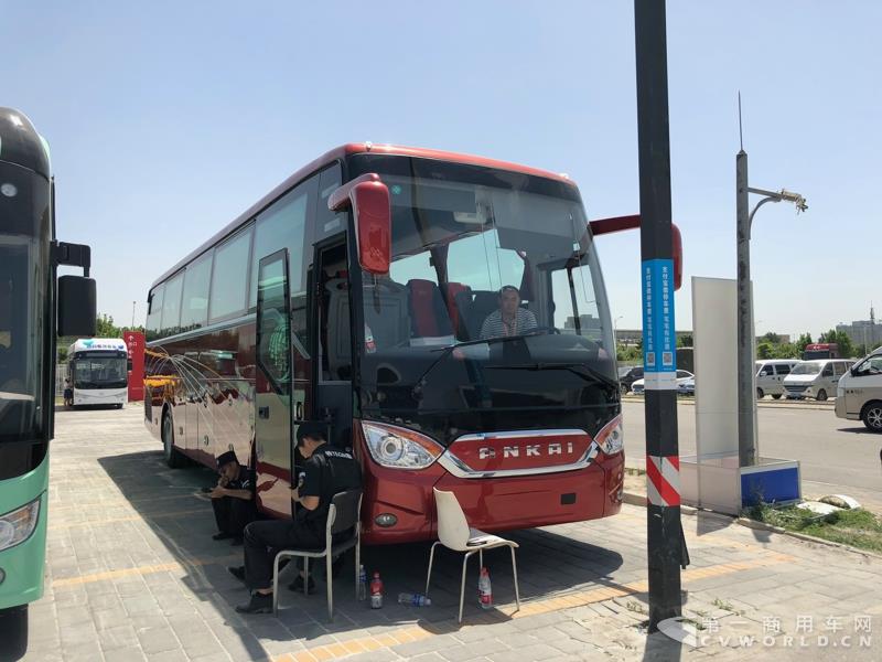 2018道路運(yùn)輸展探館第【2】張 安凱A9