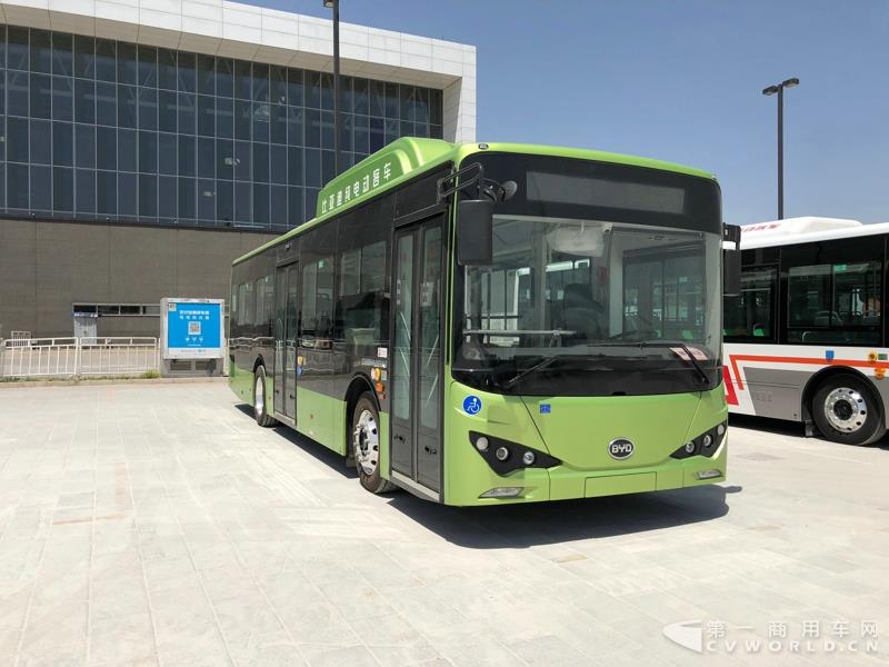 2018道路運(yùn)輸展探館第【18】張 比亞迪K8純電動(dòng)客車