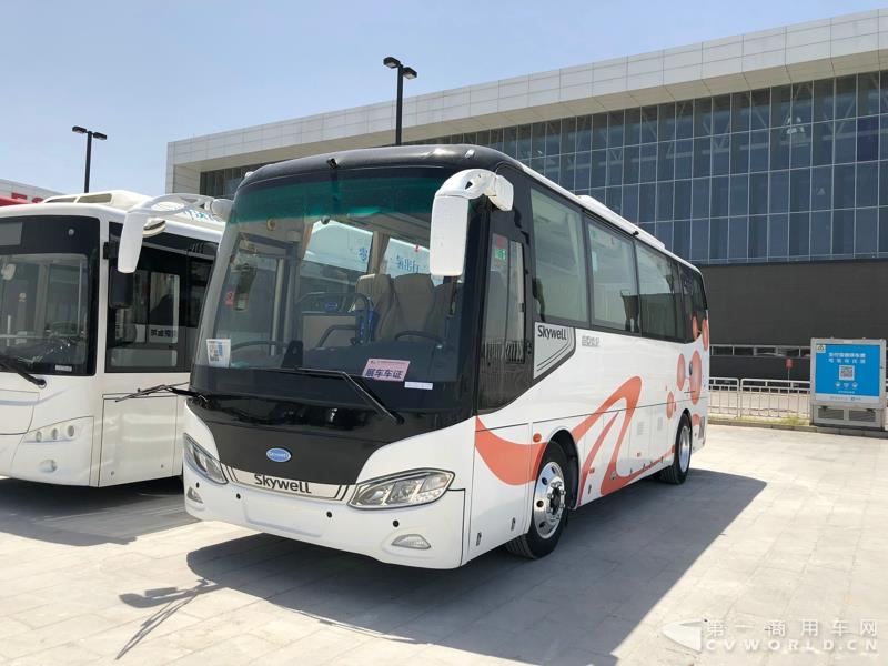 2018道路運(yùn)輸展探館第【38】張 南京金龍純電動(dòng)客車