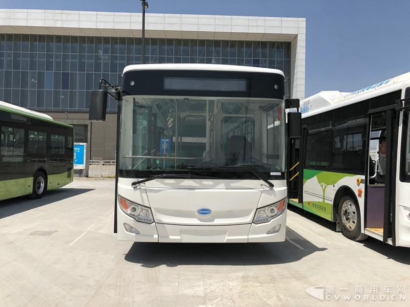2018道路運(yùn)輸展探館第【36】張 南京金龍NJL6100EV2純電動(dòng)公交車