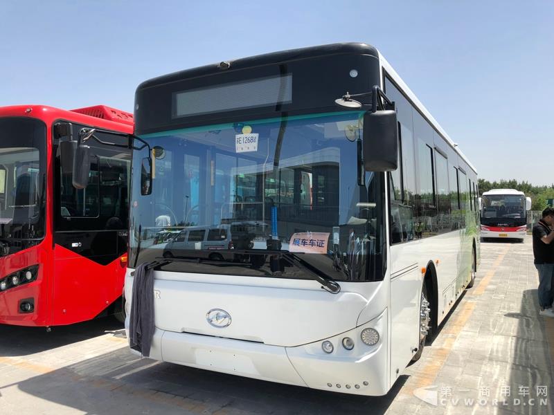 2018道路運(yùn)輸展探館第【33】張 海格純電動(dòng)公交車