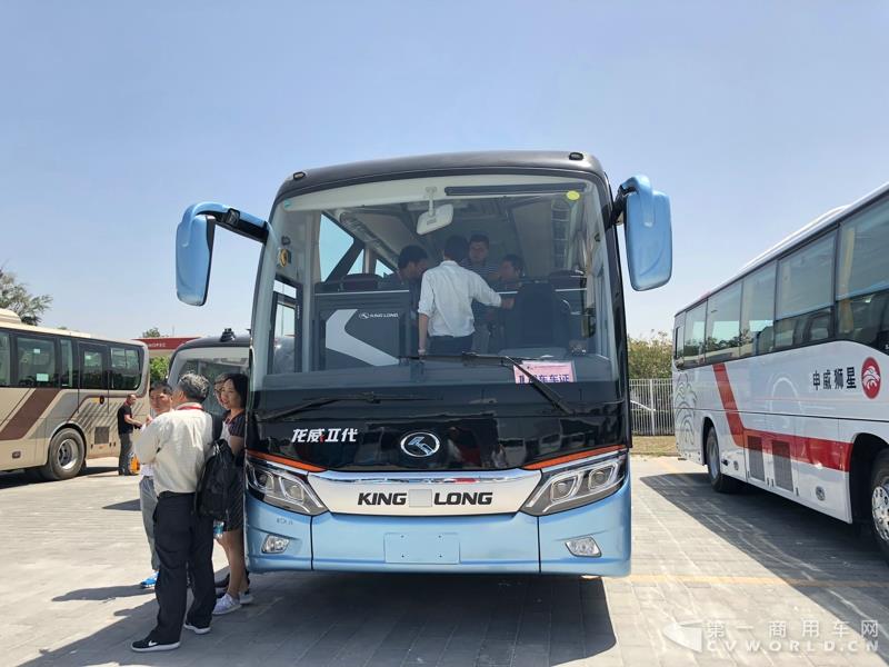 2018道路運(yùn)輸展探館第【47】張 廈門(mén)金龍龍威二代