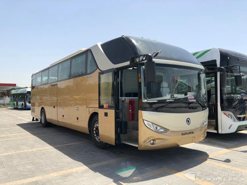 2018道路運(yùn)輸展探館第【57】張 申龍公路客車