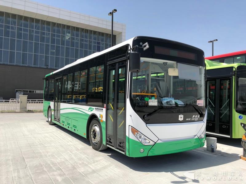 2018道路運(yùn)輸展探館第【73】張 中通純電動(dòng)公交車