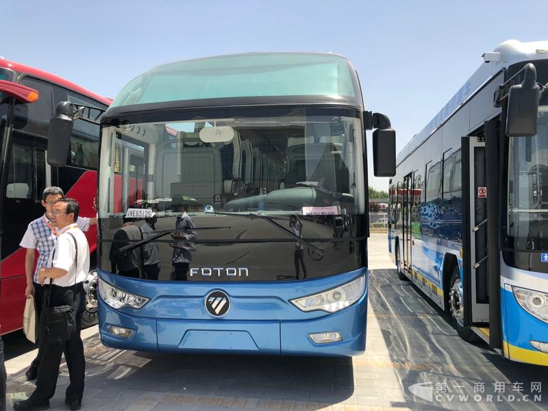 2018道路運(yùn)輸展探館第【29】張 福田歐輝高端公路客車