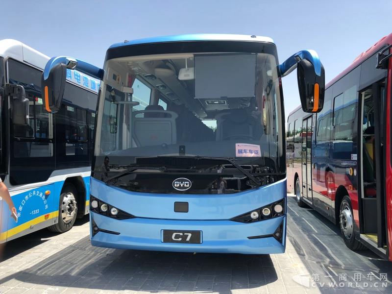 2018道路運(yùn)輸展探館第【13】張 比亞迪C7純電動(dòng)公路車