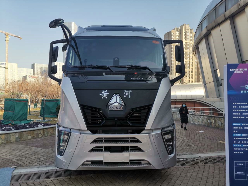 重汽2022商務年會第【28】張 黃河X7系列4×2燃料電池牽引車