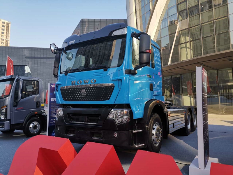 重汽2022商務年會第【6】張 豪沃6×4電驅橋牽引車