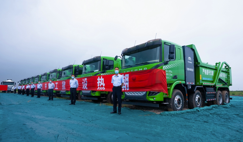 為支撐未來5~10年的發展，宇通將把新能源商用車的研發、制造、核心零部件的布局一次性規劃到位。宇通新能源商用車基地項目位于經開區宇龍街附近，占地面積2622畝，計劃總投資85億，包括新能源重卡、新能源中卡、新能源輕卡等整車產能，新能源車橋等關鍵零部件，以及新能源商用車研發中心等。